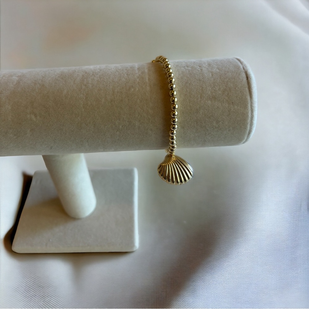 14k Gold-Filled Beaded Bracelet with seashell charm